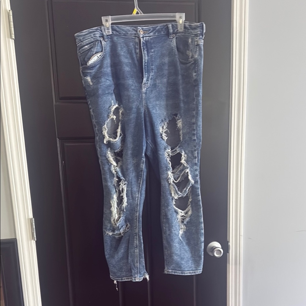 American Eagle Distressed Blue Jeans